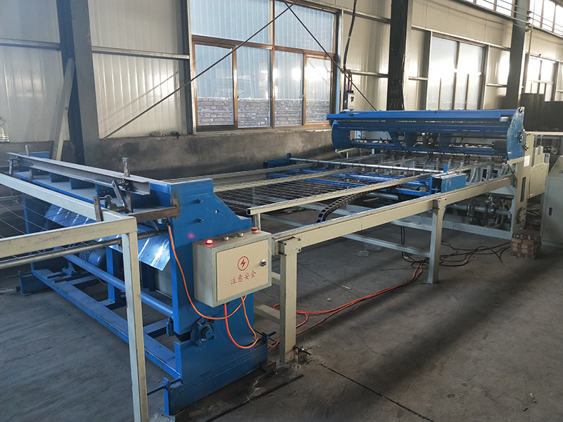 數(shù)控護(hù)欄網(wǎng)焊網(wǎng)機(jī)